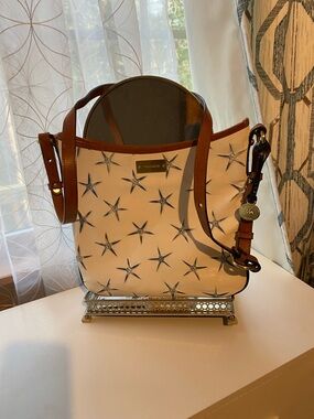 Brahmin Jody Crossbody
EUC Normal Wear